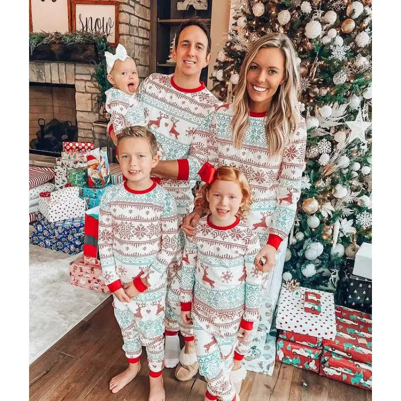 2025 New Family Christmas Pajamas Mom Dad Kids Matching Clothing Set Baby Romper Pjs Soft Loose 2 Pieces Suit Homewear Xmas Look
